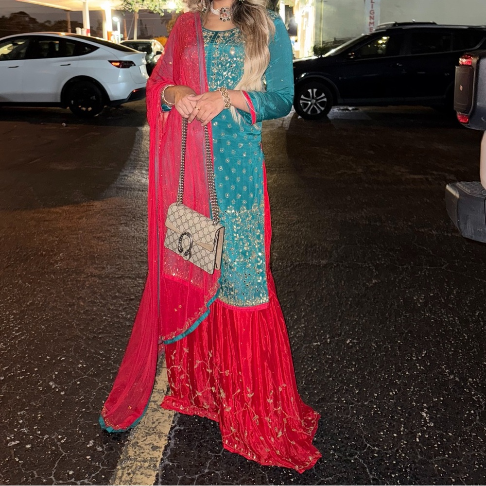 Indian shalwar kameez